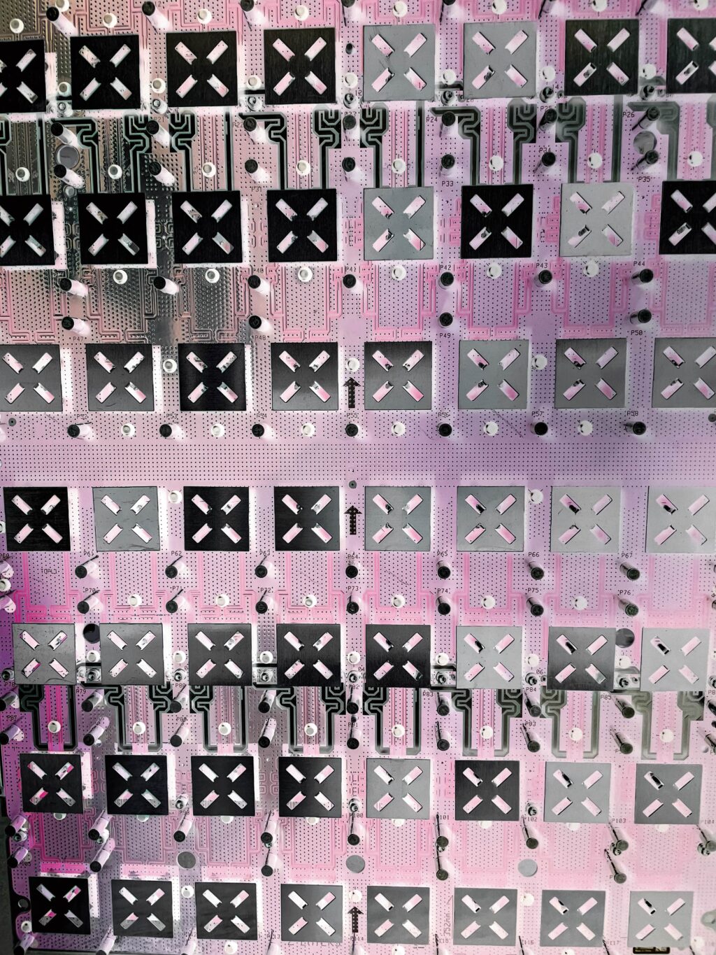 <p>NEU</p>
<p> </p>
<p>Yngve Holen, 5G. Photo: Stefan Korte. Courtesy Galerie Neu and the artist</p>