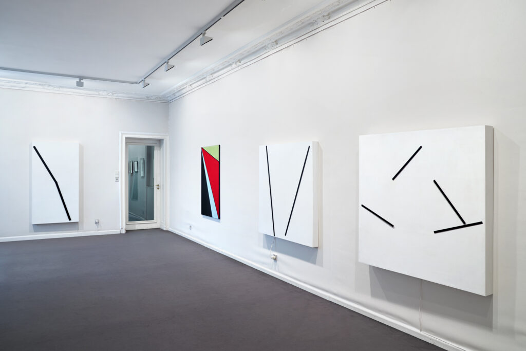 <p>KUNSTHANDEL WOLFGANG WERNER</p>
<p> </p>
<p>Olle Bӕrtling and Gerhard von Graevenitz. Installation view at Kunsthandel Wolfgang Werner 2023. Photo: Jan Brockhaus, Berlin</p>