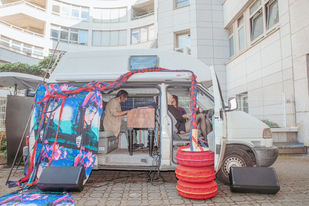 <p>Gallery Weekend Festival, 2023. Text and music-based performance by Raphaela Vogel, Juliane Liebert, Daniel Roth at Studio Mondial. Photo: Silke Briel</p>
