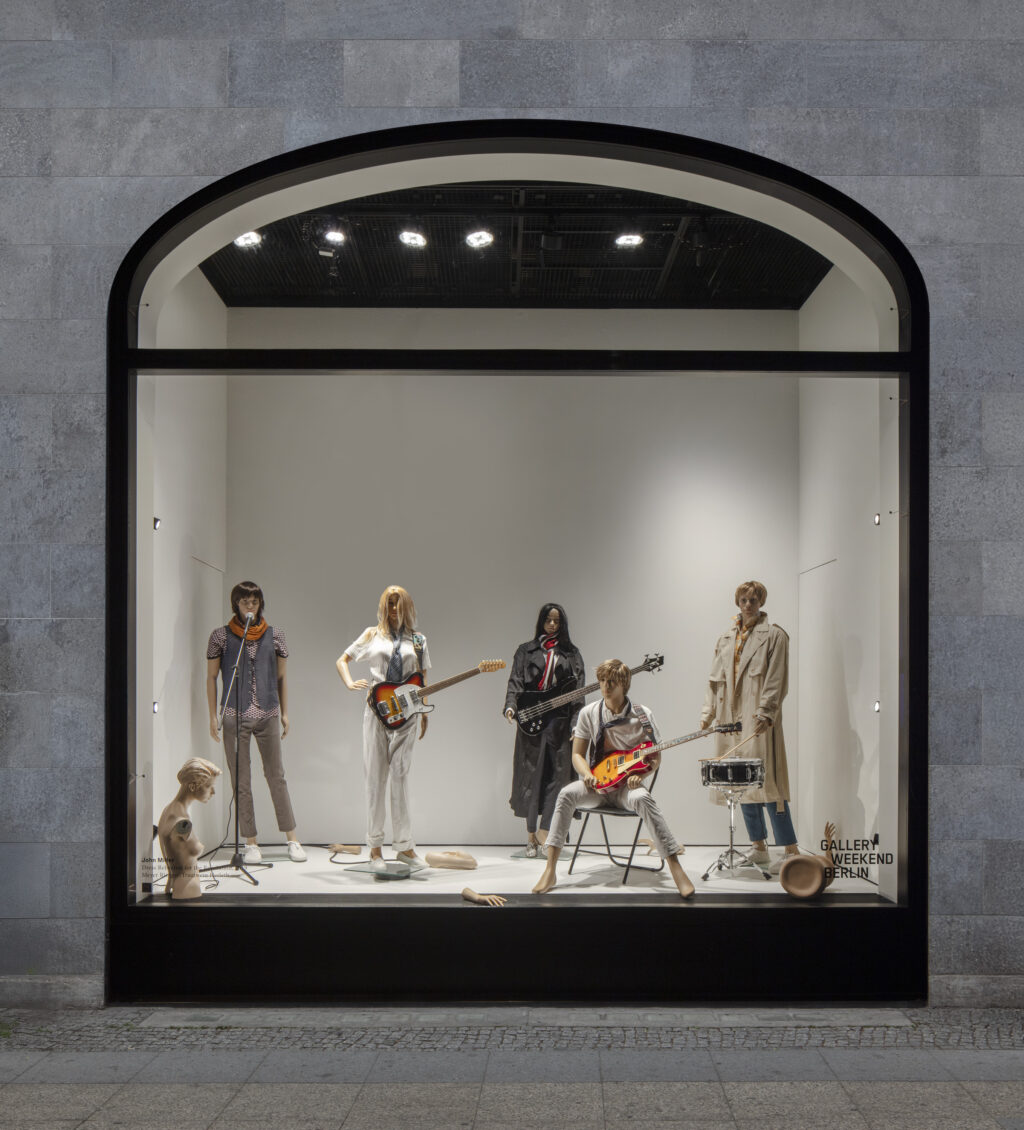 <p>SCHAU, FENSTER im KaDeWE</p>
<p> </p>
<p>John Miller,<em> Dress Rehearsal for the Revolution</em>, 2019. Courtesy John Miller, Meyer Riegger und Trautwein Herleth, Photo © Ludger Paffrath</p>