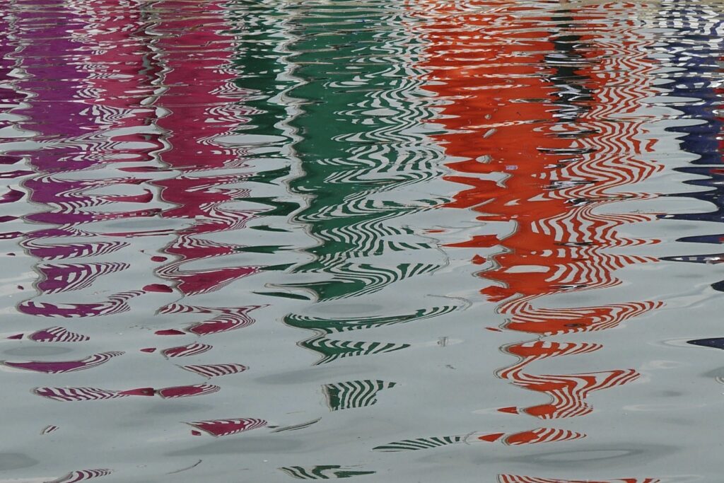 <p>KONRAD FISCHER GALERIE</p>
<p>&nbsp;</p>
<p>Daniel Buren, <i>Voile/Toile – Toile/Voile</i>, 2018. Work in situ, Walker Art Center, Minneapolis 2018 (detail). Courtesy Konrad Fischer Galerie. © DB-ADAGP Paris.</p>
