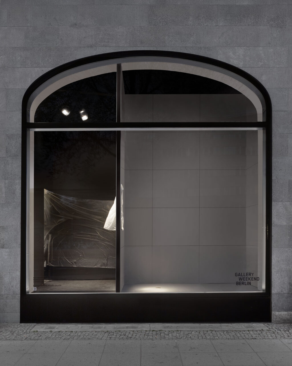 <p>KaDeWe x Gallery Weekend Berlin 2026</p>
<p>&nbsp;</p>
<p>Ian Waelder Courtesy of Carlier | Gebauer © Ludger Paffrath</p>
